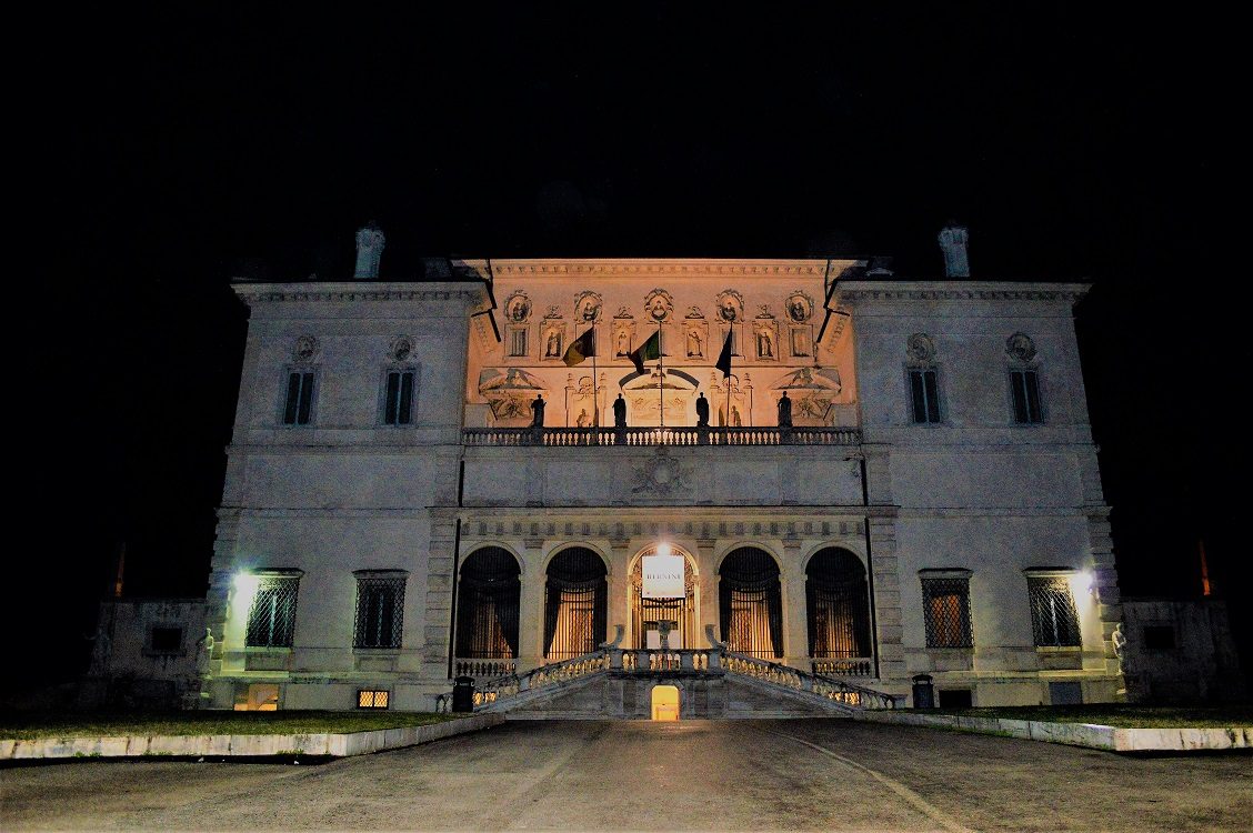 Villa borghese outside view.jpg